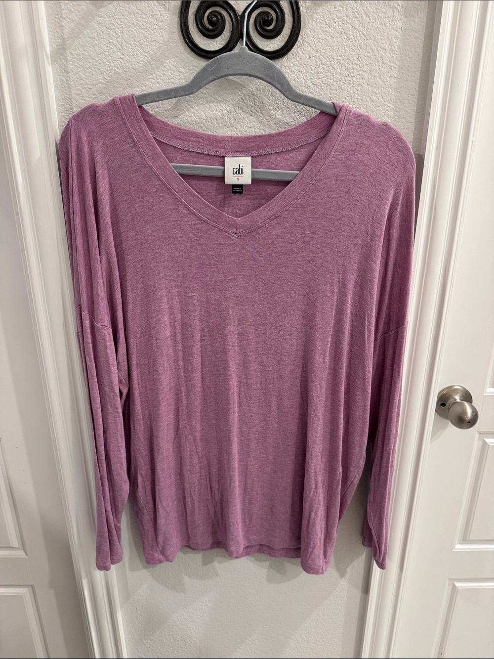 CAbi Long Sleeve V-Neck Top in Dusty Mauve